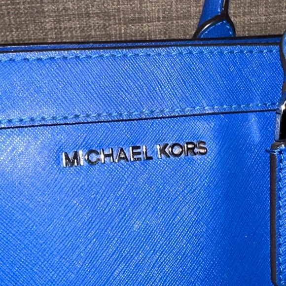 Michael Kors 💙 Blue Saffiano Leather Satchel w/shoulder strap - Picture 7 of 10